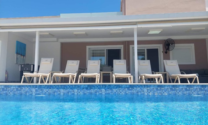 Georgioupolis Villa | 6 bedroom-walking distance to the beach and to Georgioupolis center