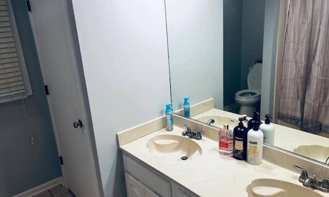 Northbrook House | 6 Kings Ping-Pong Gazebo!