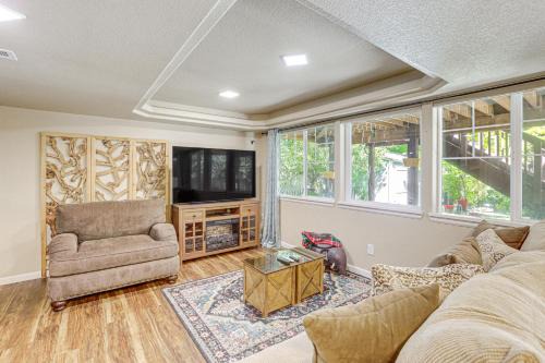 Aurora Apartment | 6 Mi to Aurora Reservoir Apt with Patio!