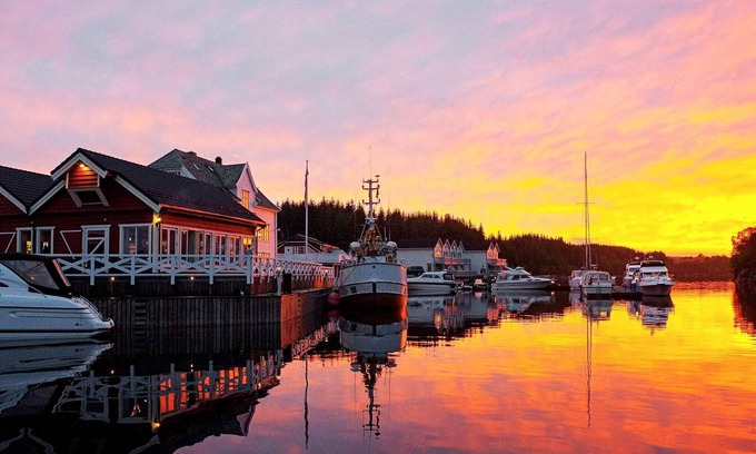 Austrheim House | 6 person holiday home in Austrheim