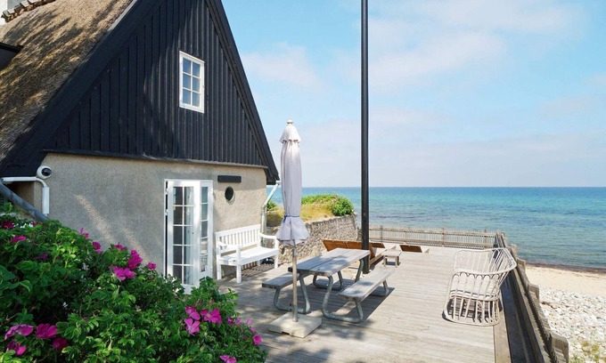 Udsholt Sand House | 6 person holiday home in Græsted