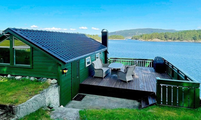 Lindas House | 6 person holiday home in LINDÅS