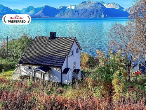 Lyngen House | 6 person holiday home in Olderdalen