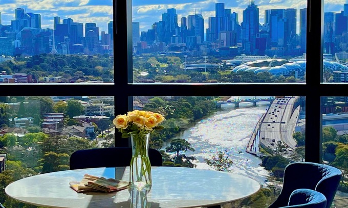 South Yarra Apartment | * 6 STAR PANORAMIC LUXURY *