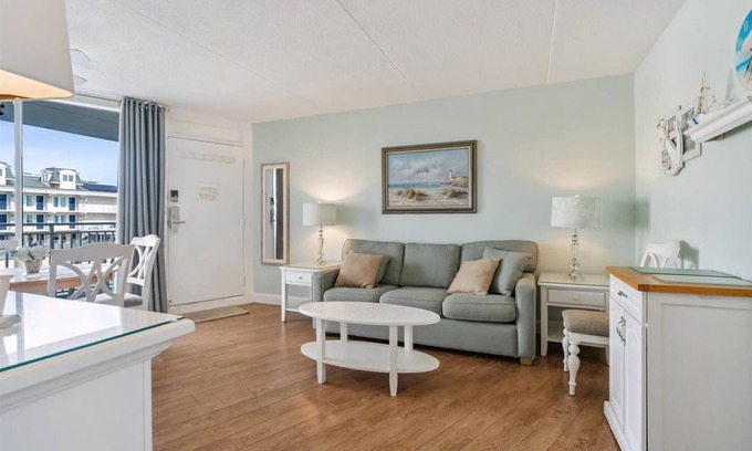 Wildwood Crest Condo | 6201 Ocean Ave, Unit 204 - The Nassau Inn