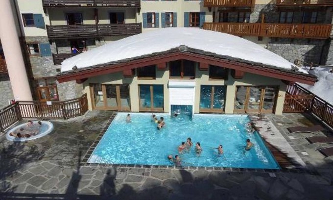 Arc-1950 Apartment | 65-m² south-facing apartment for 6/8 people, garden-level terrace, ski in/out