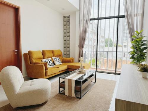 Seputeh Apartment | 68 Palms 04 l Midvalley l 6 Pax