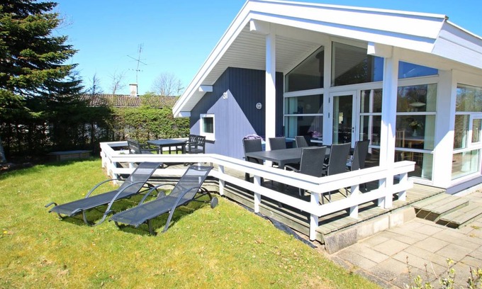 Flovt Strand House | 69 m² House ∙ 3 bedrooms ∙ 6 guests