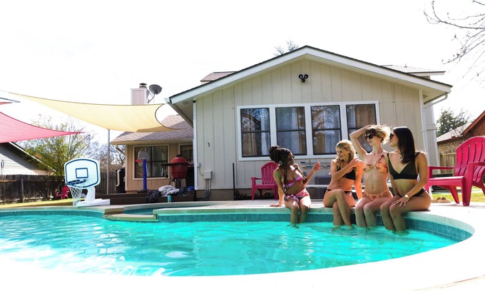 Barrington Oaks House | 6BR ~Heated Pool/Hot tub/Pool Table/Ping Pong Table Arcade w/Ball Pit NearDomain