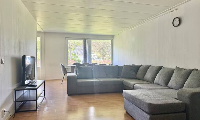 Partille Apartment | 6BR Villa - 3 Bath - 11 bed - Parking lot - All-inclusive -