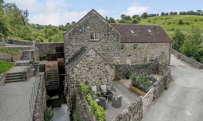 Bradbourne Cottage | 7 bedroom accommodation in Bradbourne, near Ashbourne