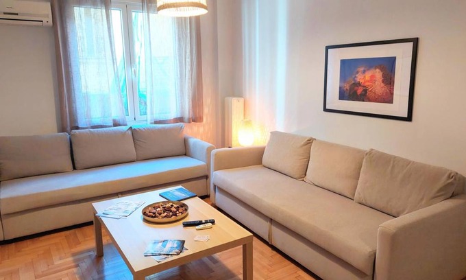 Plaka Apartment | 70 m² Apartment ∙ 2 bedrooms ∙ 10 guests