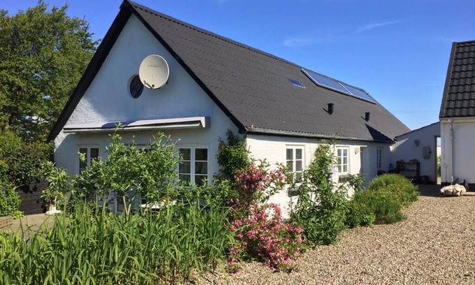 Erslev House | 70 m2 lovely holiday flat near Hanklit. Only 20 metres to the Limfjord