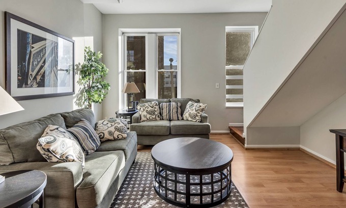 Soulard Apartment | 715a - Settle into Soulard! 4 beds 2 full baths