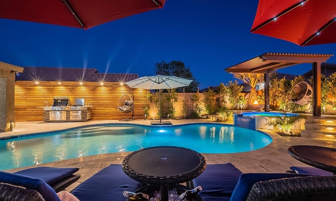 Phoenix House | 7BR/4BATH Escape w/HEATED Pool, Billiards, Arcade Room, Hot Tub & Mini Golf