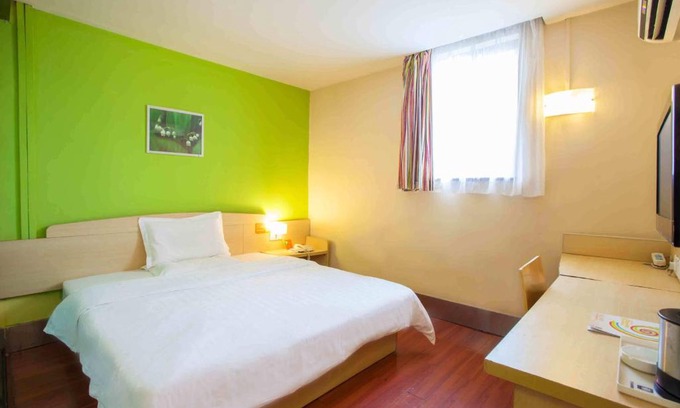 Yanta Qu Hotel | 7Days Inn Xi'an Jiaoda Medical College Weiyi Street Subway Station