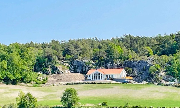 Uddevalla Municipality House | 8 person holiday home in UDDEVALLA-By Traum