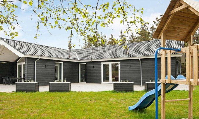 Blavand Strand House | 8 person holiday home in Bl vand