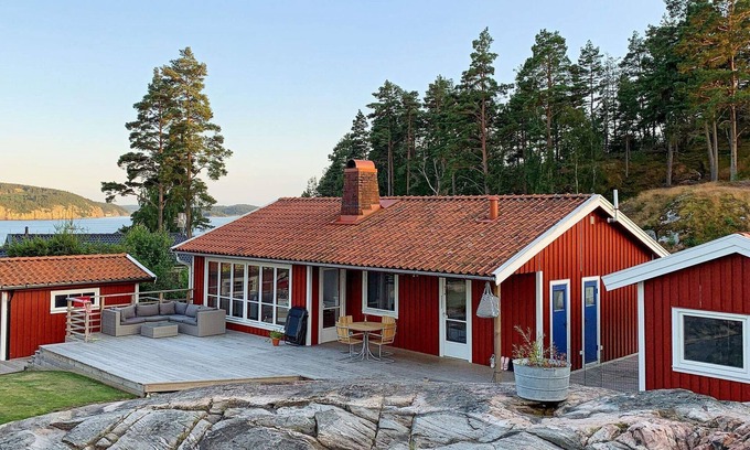 Brastad House | 8 person holiday home in BRASTAD-By Traum