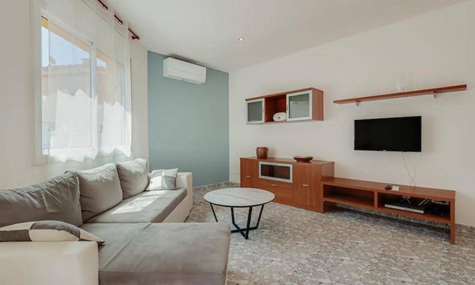 Blanes Apartment | 80 m² Apartment ∙ 3 bedrooms ∙ 6 guests