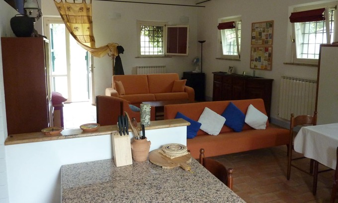 Scapezzano Apartment | 80 sqm open space-style flat in a green setting