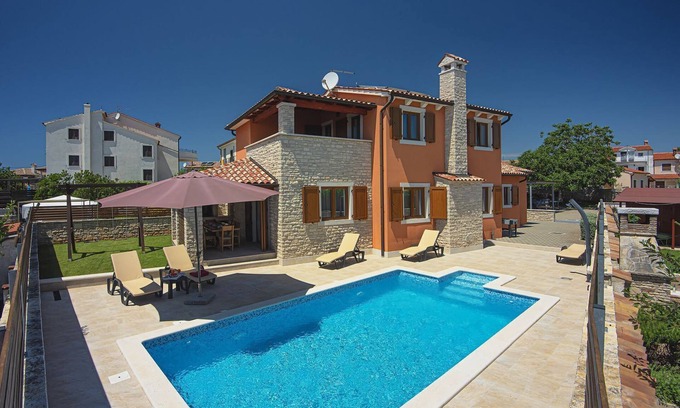 Barbariga House | 800 meters to beach with sea view and private pool