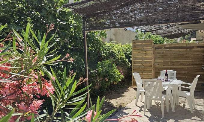 L'Ile-Rousse Apartment | A 80m de la Plage, Vaste Studio Neuf, Climatisé Avec Grande Terrasse et Parking