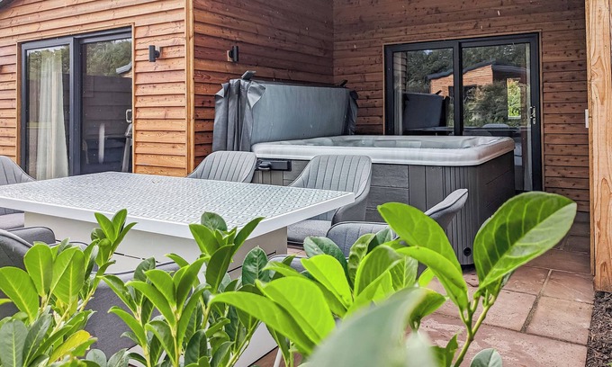 Chirk Bank Ski Chalet | A beautiful bespoke lodge perfect for a family escape with pets.