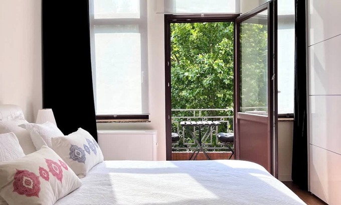 Quartier des Quais - Kaaienwijk Apartment | A Chic Haven in the Heart of Urban Nature