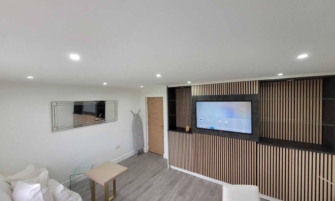 Aveley Apartment | A comfortable and modern apartment complex with a warm and homely feeling.