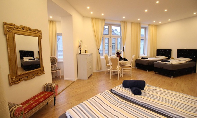 Liesing Apartment | A comfortable, well-located Elite Apartment LV4