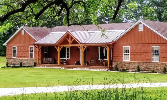 Pilesgrove Other | A country lodge with a peaceful setting