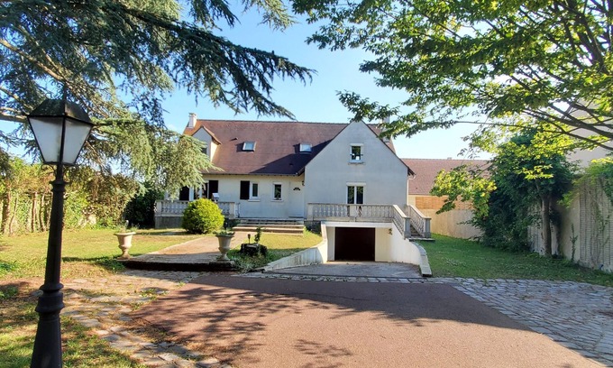 Le Mesnil-Saint-Denis Apartment | A cozy appartement in Haute vallée de Chevreuse