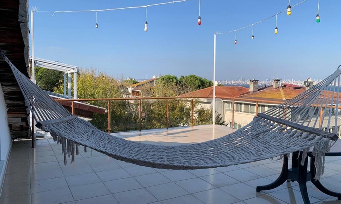 Adalar Apartment | A cozy loft on Prince Islands right across Istanbul