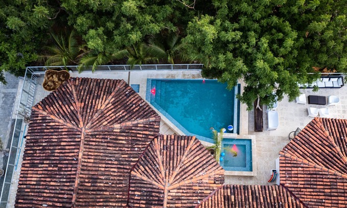 Diamond Point Villa | A few steps from a private beach, surf, luxury, daily housekeeping and jacuzzi