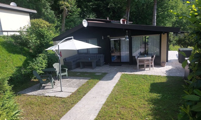 Aer House | A fine bungalow in a beautiful vacation park with swimming pool.