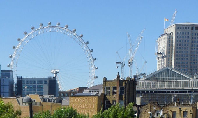 Bishop's Apartment | A flat with a (London Eye) view. Bright, comfortable flat in the heart of London