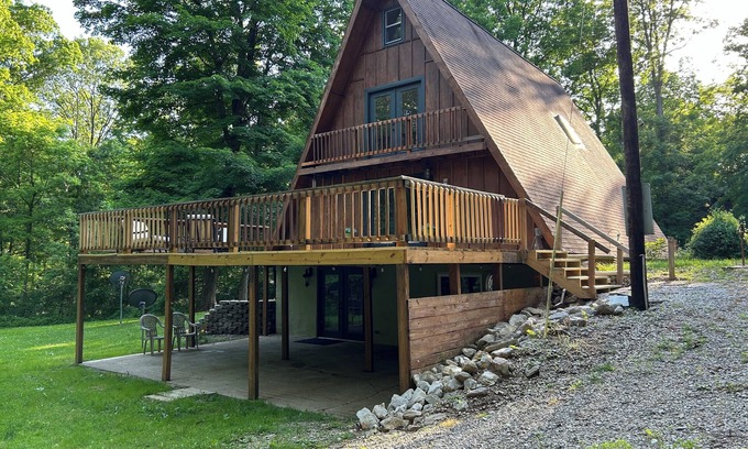 Bellmore House | A- frame on 5 acres 5 mins from large lake.