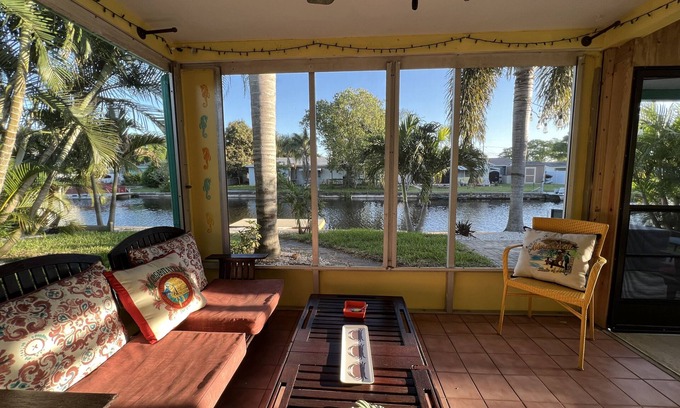 Lake Shore Estates House | A Little Slice of Key West on Lake Tarpon - Kayak and fish from the back yard