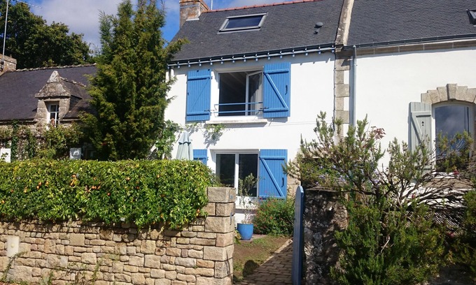 La Trinite-sur-Mer House | A lot of charm for this small house in very quiet dead-end