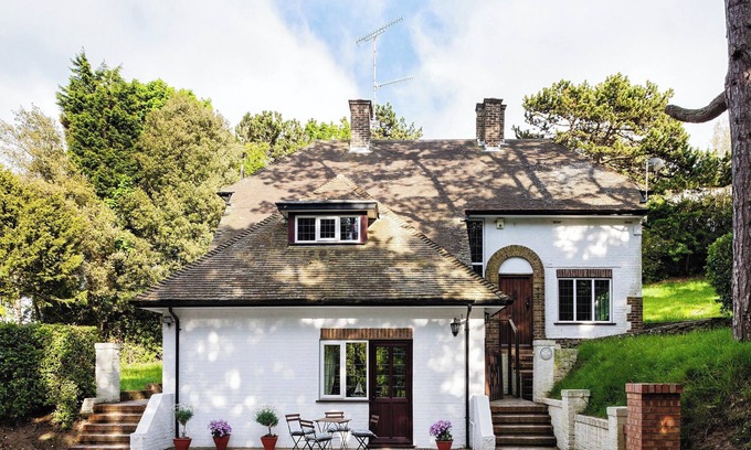 St Margaret's at Cliffe Cottage | A lovely, modern apartment just 350 yards from the beach.