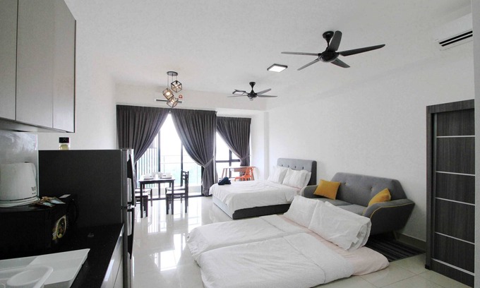 Shah Alam Apartment | A Lovely, Utropolis Studio Near KDU, FREE Parking