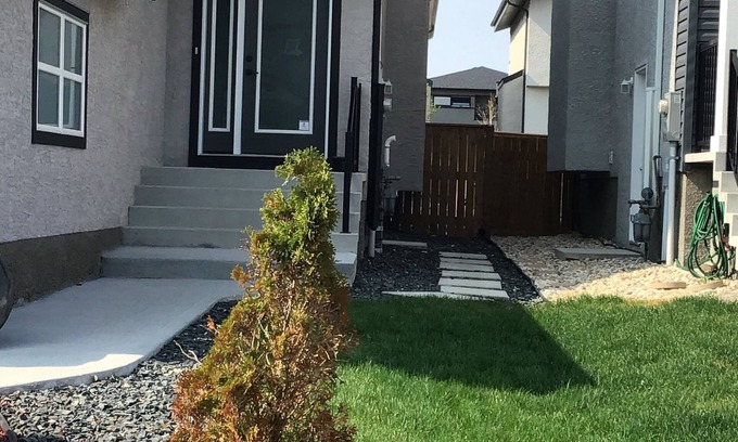 Winnipeg House | A new cozy basement suite in Winnipeg