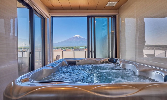 Fujikawaguchiko House | A newly built villa with a jacuzzi where you can e/Minamitsurugun Yamanashi