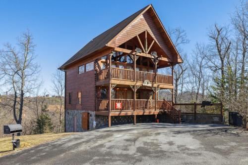 Gatlinburg - Pigeon Forge House | A Piece of Heaven is a Wonderful Dog-Friendly 2 Bedroom Cabin in Starr Crest Resort!