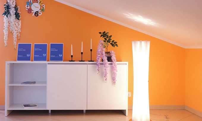 Locri Apartment | A place away from the city chaos, in a serene and relaxing environment.