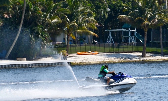Lake Ida Shores Apartment | A private waterfront setting, in the middle of 43 acres on Lake Ida