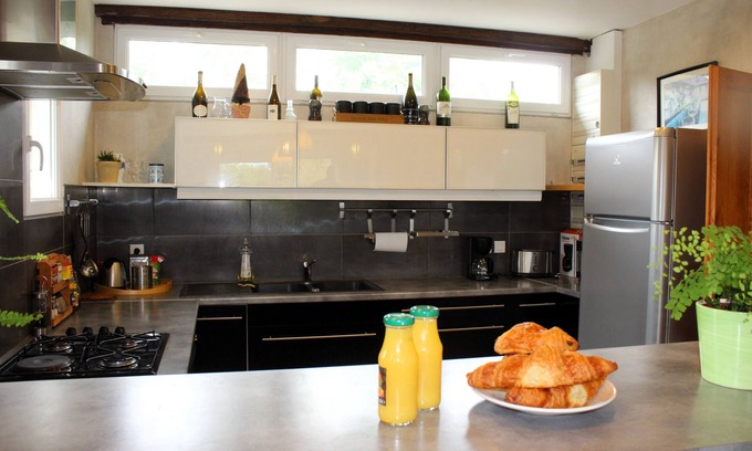 Basseneville House | A Quelques km de Cabourg, Gîte de Caractère à la Campagne: La Cave à Cidre