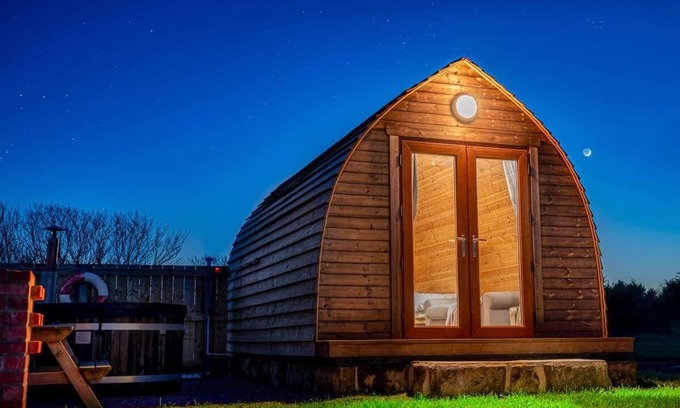 Crimdon Cottage | A quirky pod with one double and shower room.