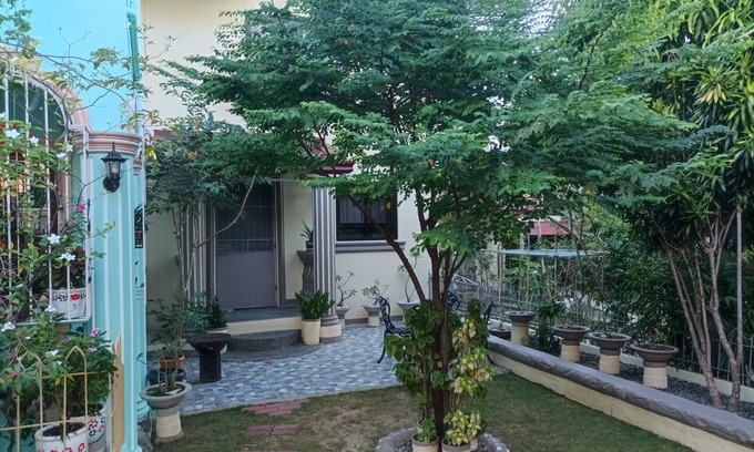 Alaminos House | A self-contained boutique-style BnB with a beautiful garden.